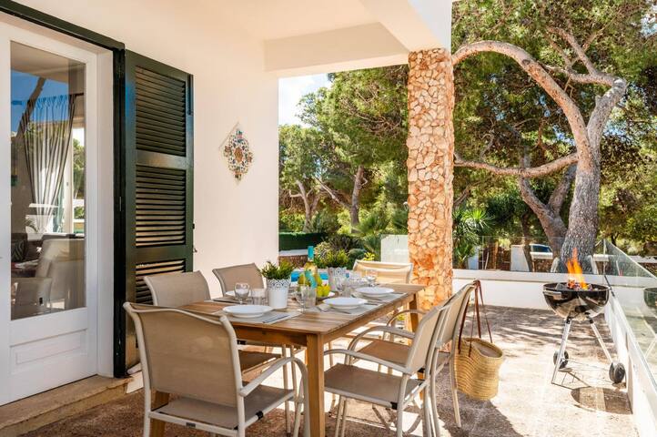 Villa Jose Blanc by Villa Plus gallery image 4