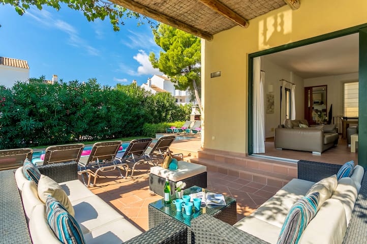 Villa Josefa by Villa Plus gallery image 4