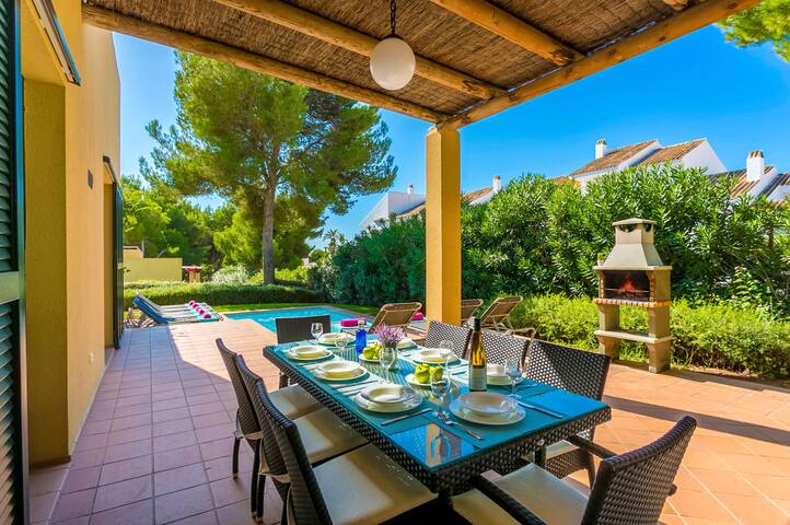 Villa Josefa by Villa Plus gallery image 3