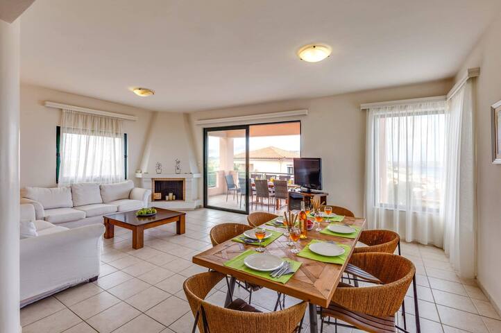 Villa Katerina Pente by Villa Plus gallery image 4