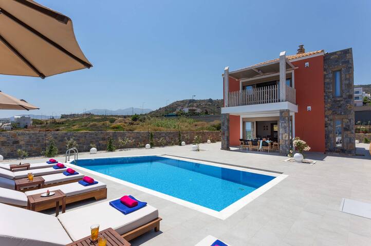 Villa Kery by Villa Plus gallery image 2