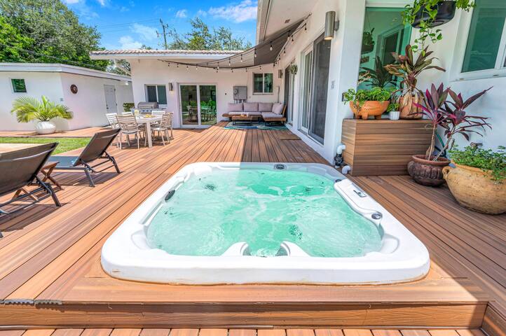 Centrally Located | Heated pool | Oasis Key gallery image 4
