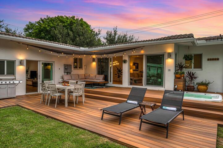 Centrally Located | Heated pool | Oasis Key gallery image 5