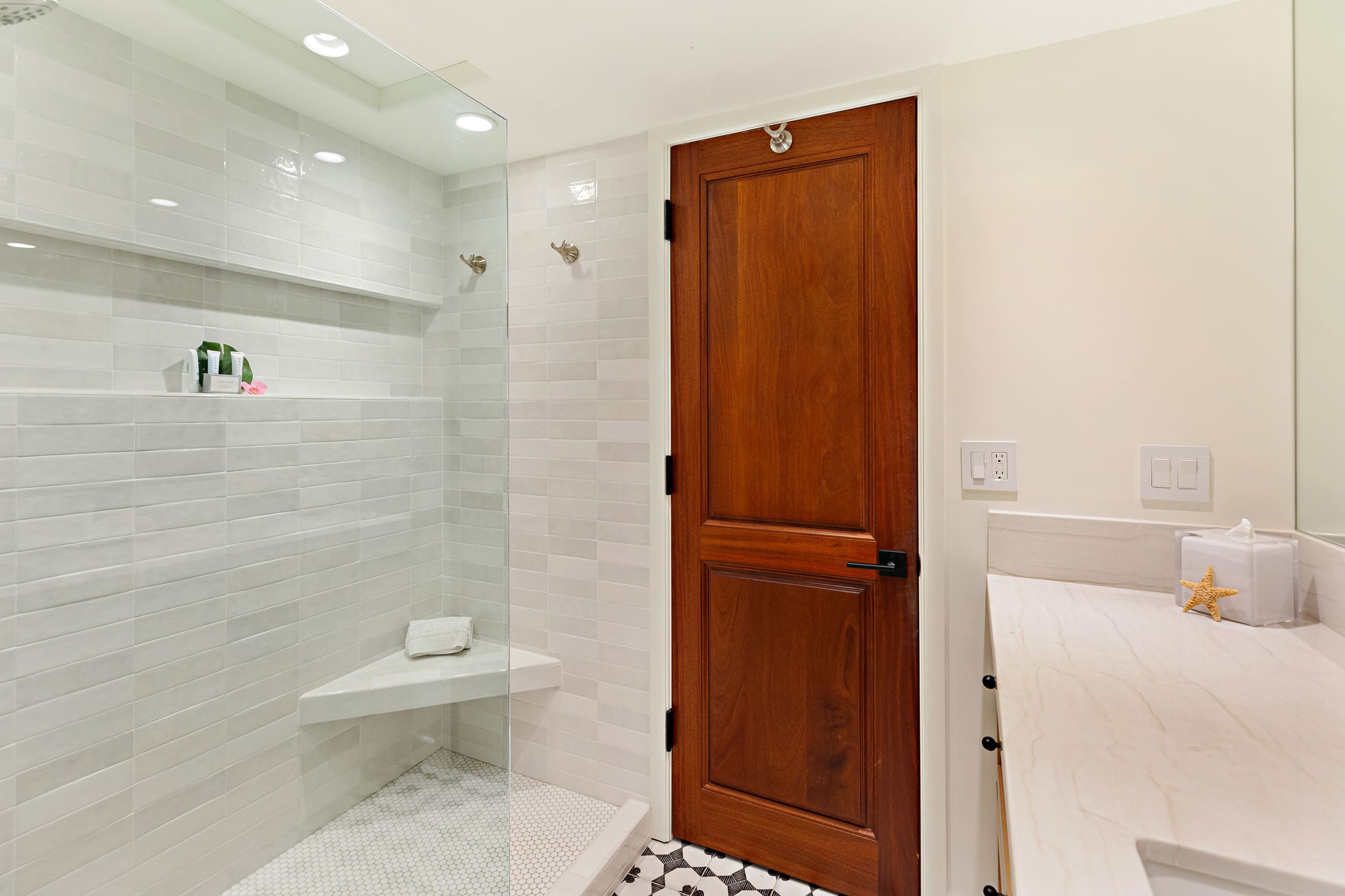 Condo in Lahaina · ★4.0 · 2 bedrooms · 2 beds · 2 baths - Image 20