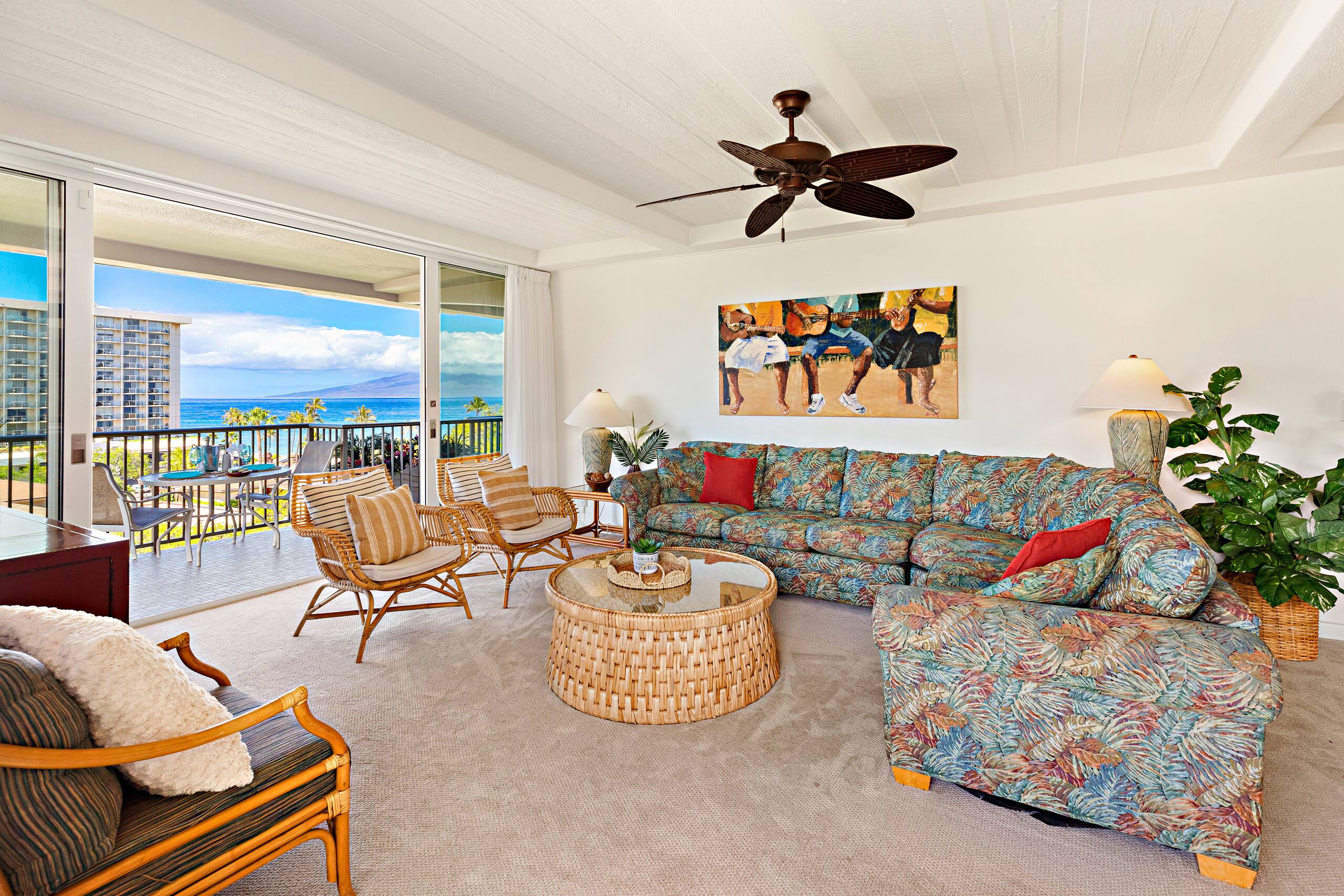 Condo in Lahaina · ★4.0 · 2 bedrooms · 2 beds · 2 baths - Image 4