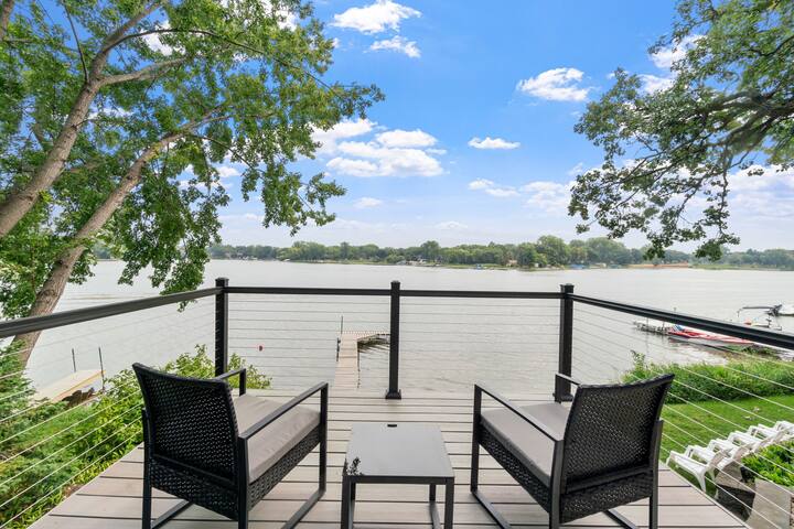 MINNeSTAY* Villa de Lago | Waterfront gallery image 5