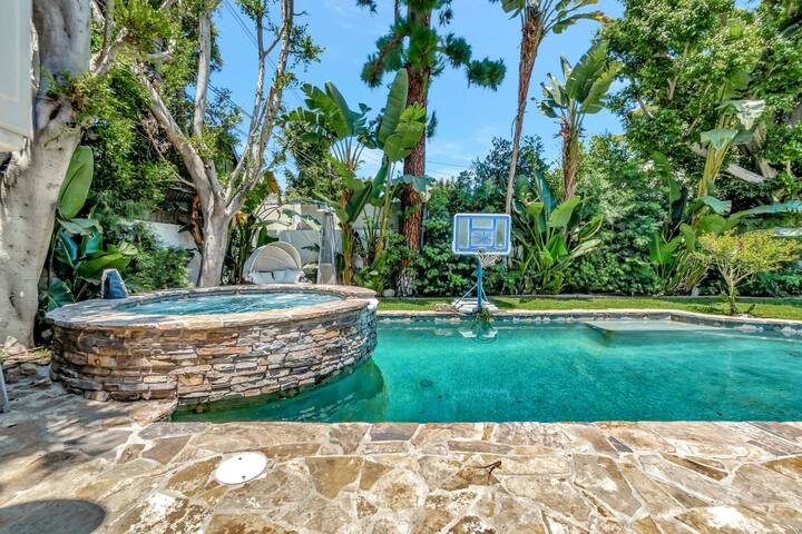 Sunset Manor | Pool & Spa! by Colby & Conrad gallery image 5