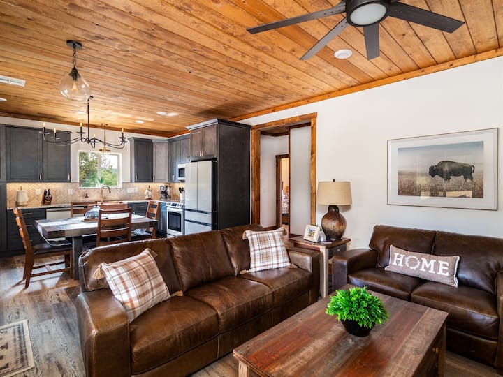 Sego Lily Casita with Private Hot Tub near Zion