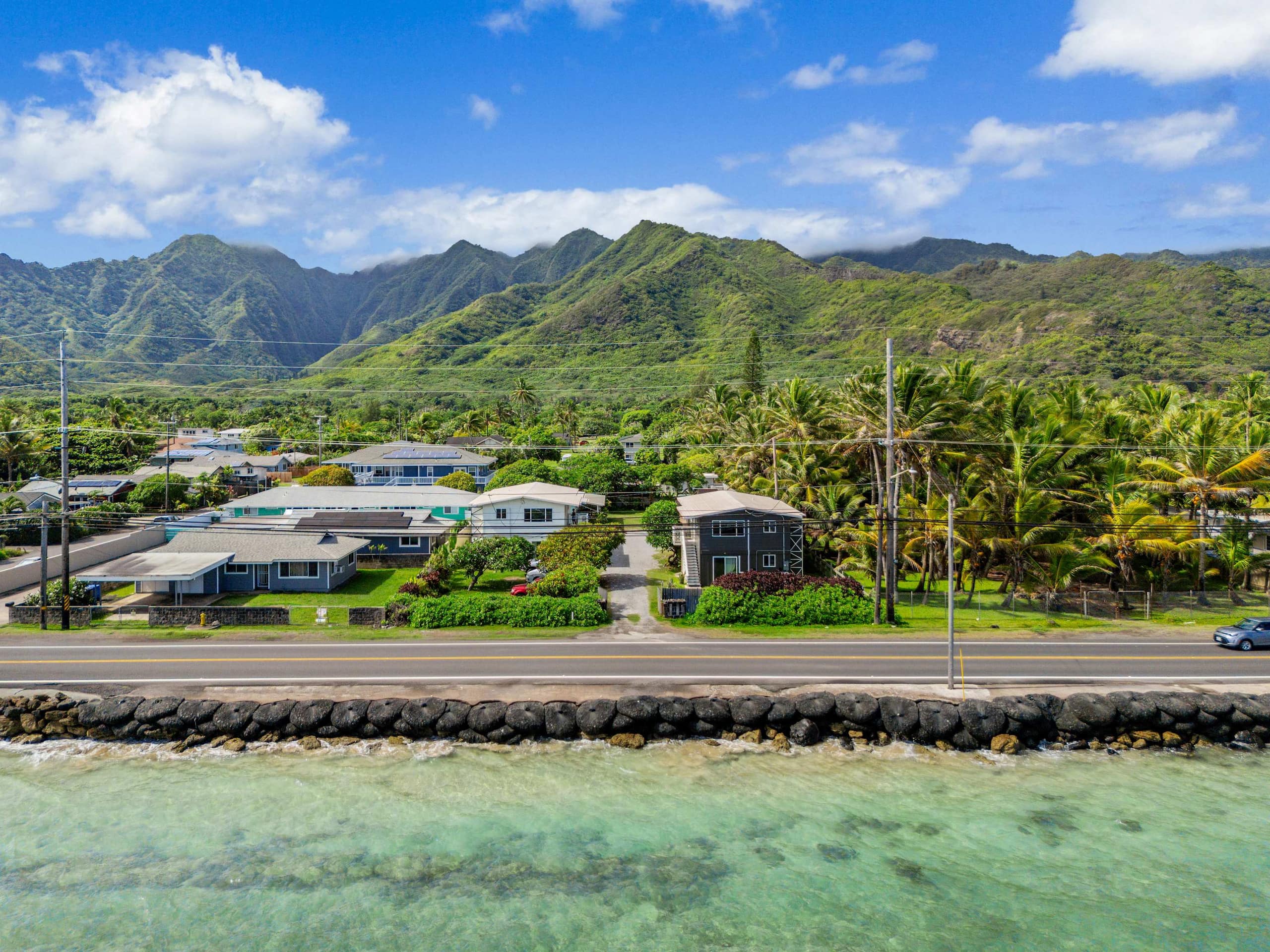 Home in Hauula · ★5.0 · 15 bedrooms · 26 beds · 5 private baths - Image 72