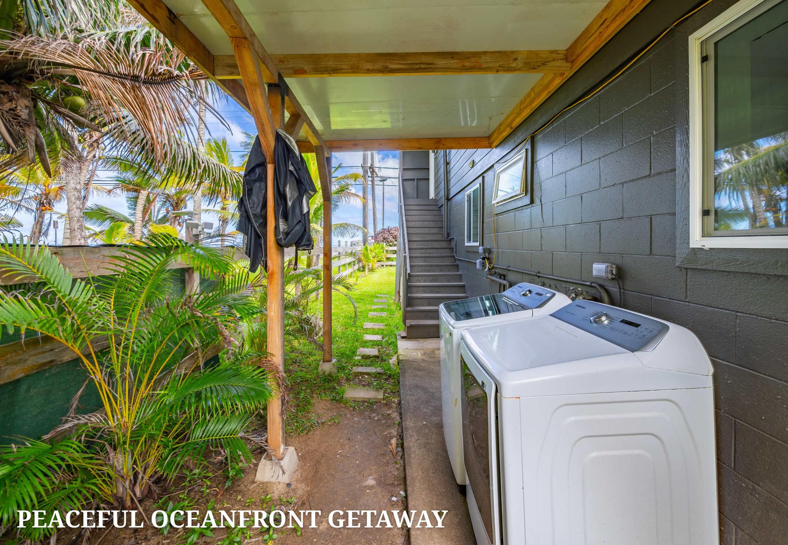 Home in Hauula · ★5.0 · 15 bedrooms · 26 beds · 5 private baths - Image 25