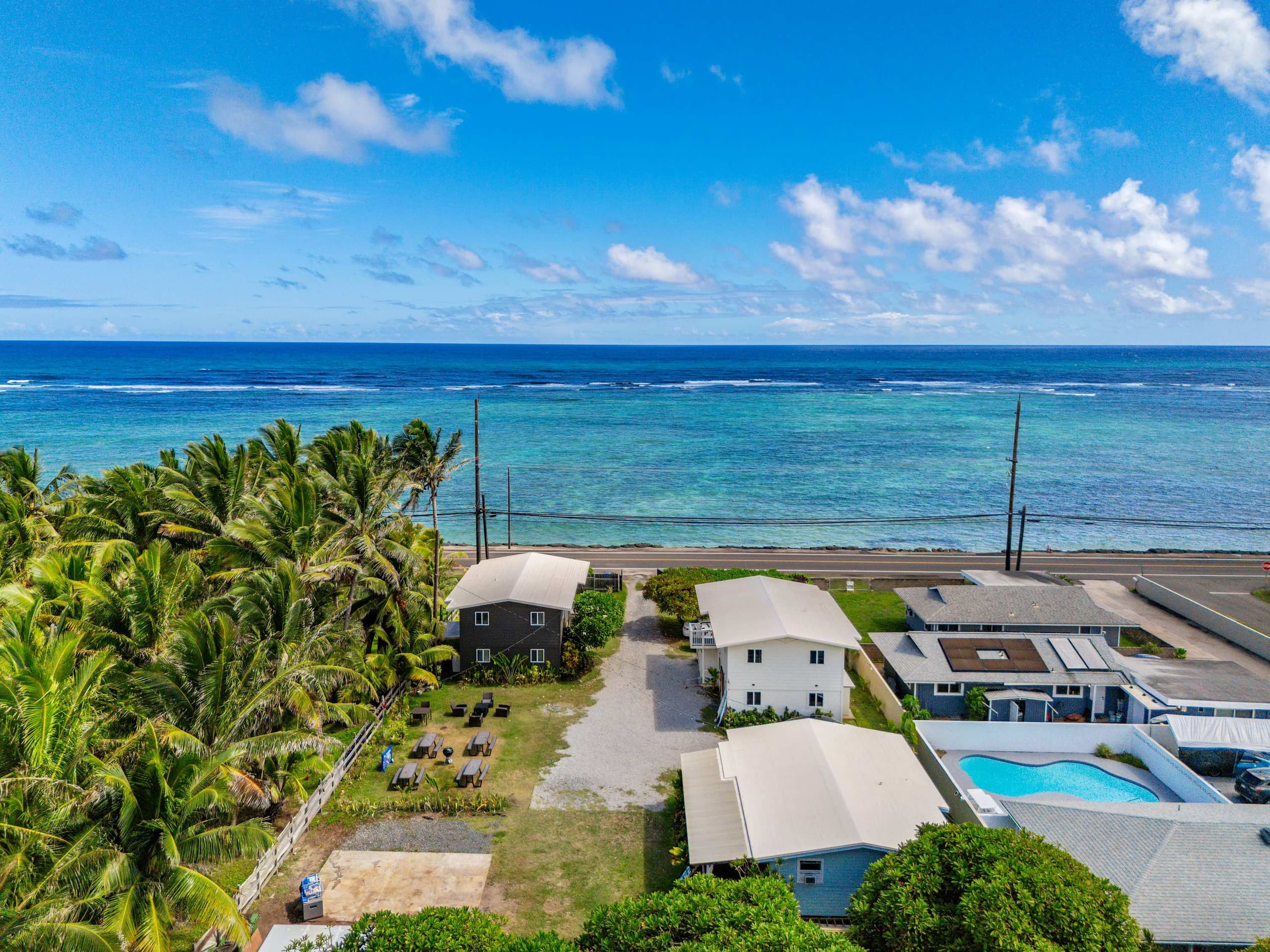 Home in Hauula · ★5.0 · 15 bedrooms · 26 beds · 5 private baths - Image 3