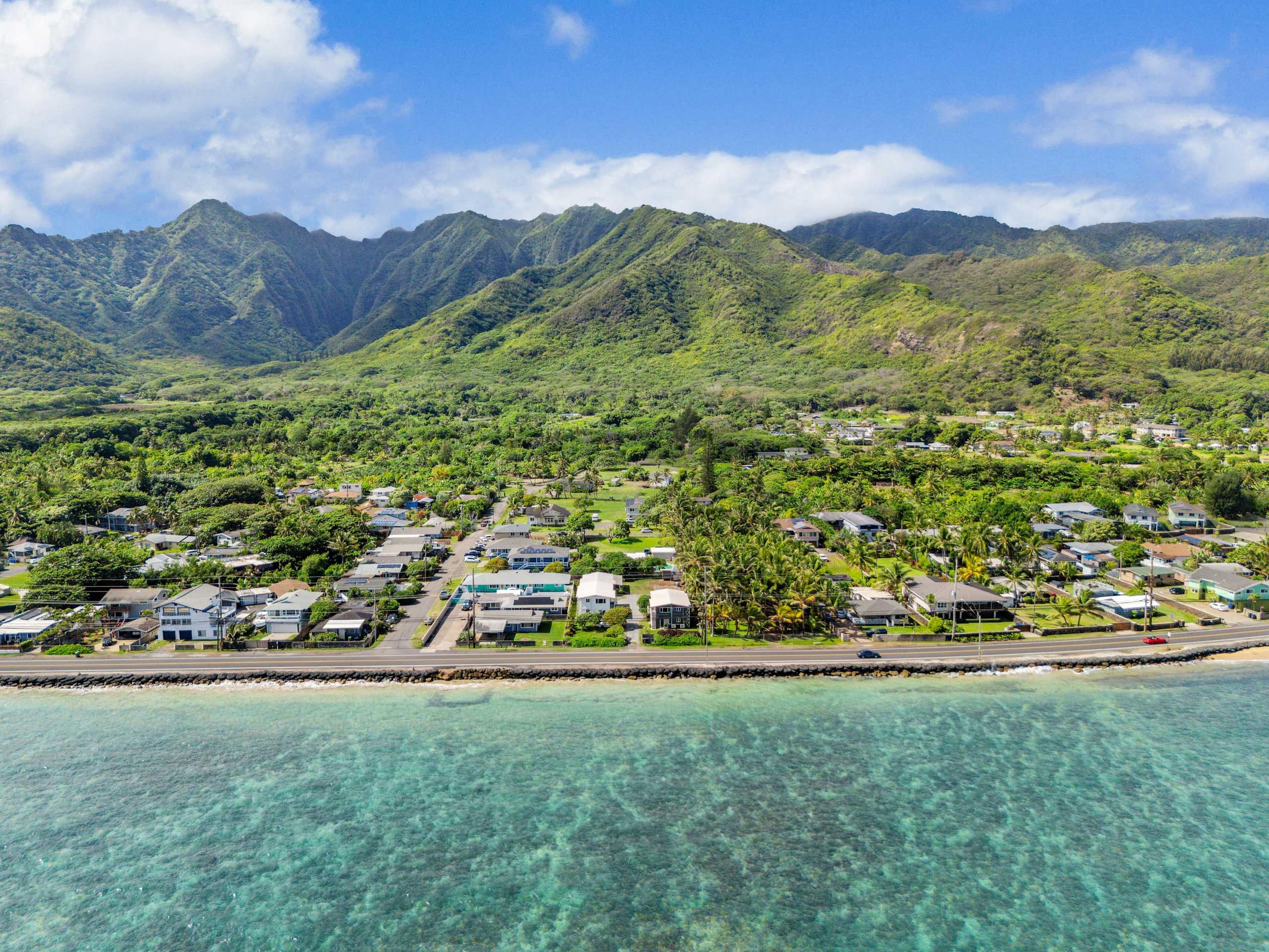 Home in Hauula · ★5.0 · 15 bedrooms · 26 beds · 5 private baths - Image 71