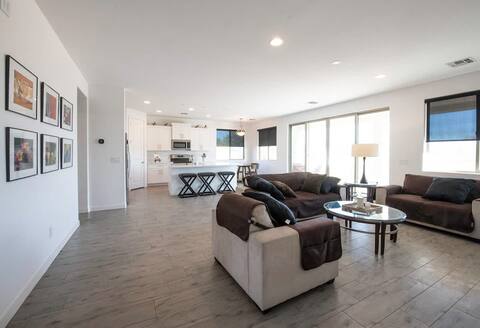 A Smart Home with National Forest Mountain views