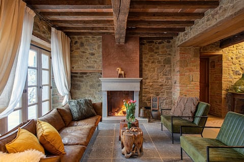 Popular Airbnb listing: La Tuscia – Tuscan Estate, Boutique Villa in Gaiole In Chianti