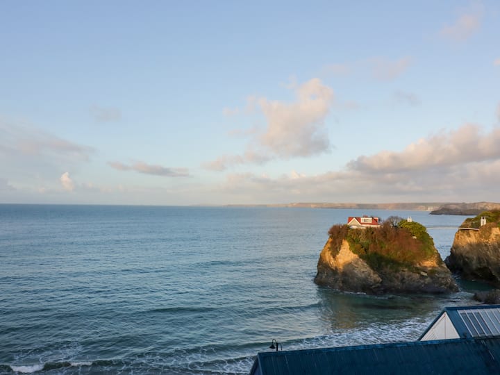 Onshore 6 - Newquay Towan Beach View - Fistral Beach