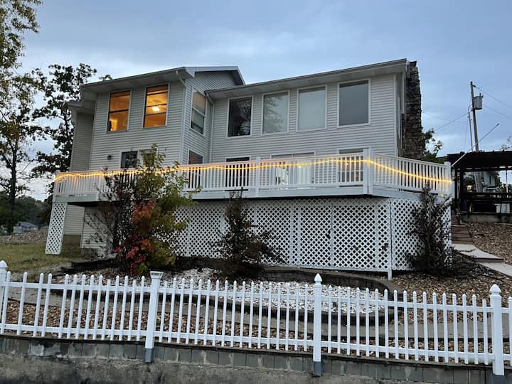 Luxury Lakefront Home with Private Dock 5BR/5BA