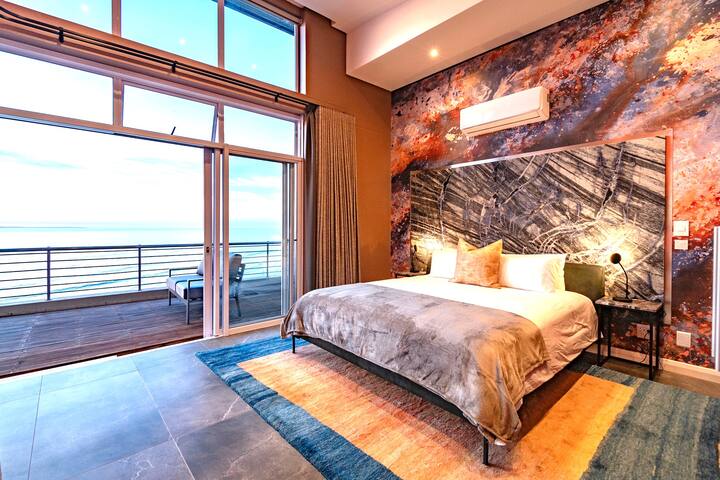 Penthouse-100 000 Gemstones on display,All Ensuite gallery image 4