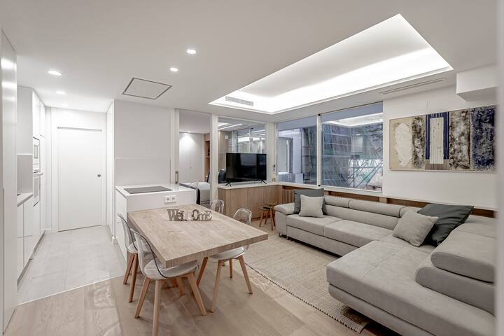 Chamberí Living – New Luxury Apartment (B+C) gallery image 2