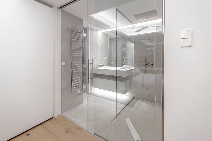 Chamberí Living – New Luxury Apartment (A+D+E) gallery image 5