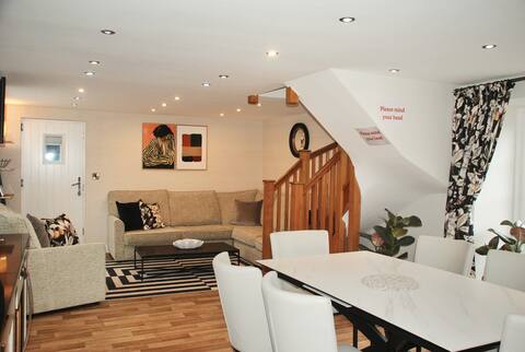 Cwm Cottage - Hot Tub