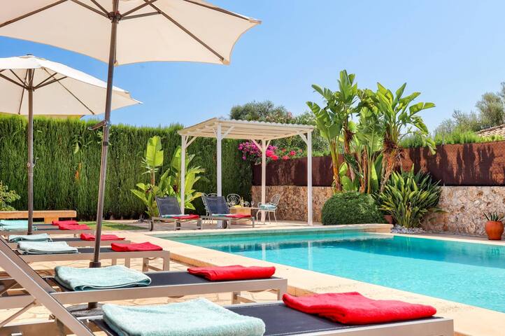 Villa La Boveda by Villa Plus gallery image 4