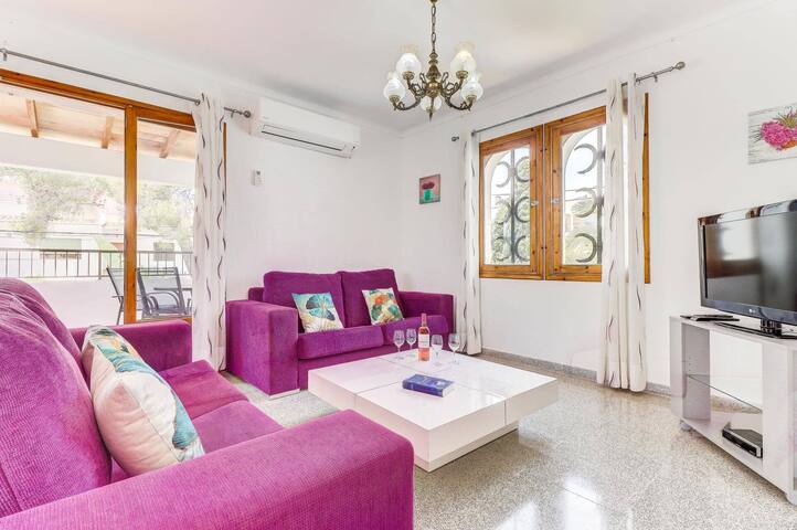 Villa Laila by Villa Plus gallery image 5