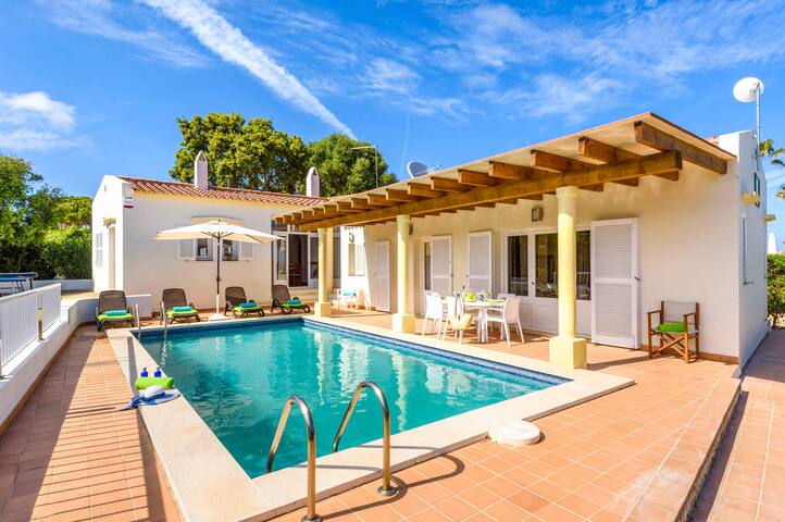 Villa Las Rosas by Villa Plus