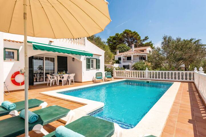 Villa Laurel by Villa Plus gallery image 3