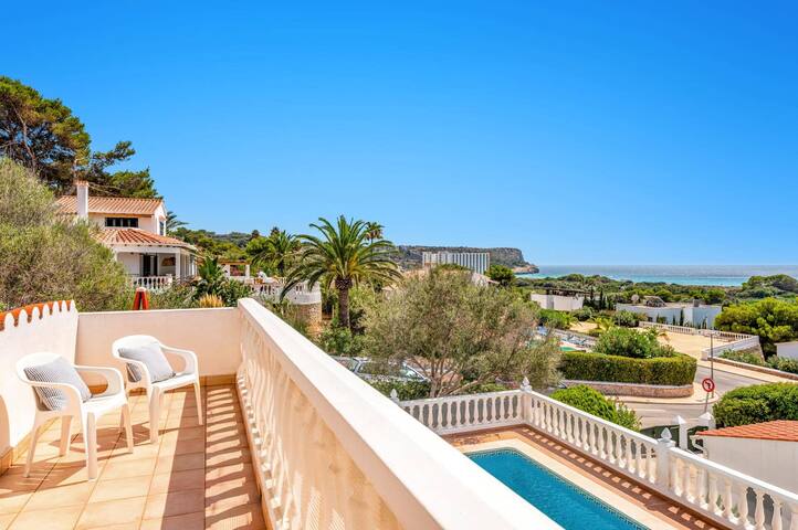 Villa Laurel by Villa Plus gallery image 5