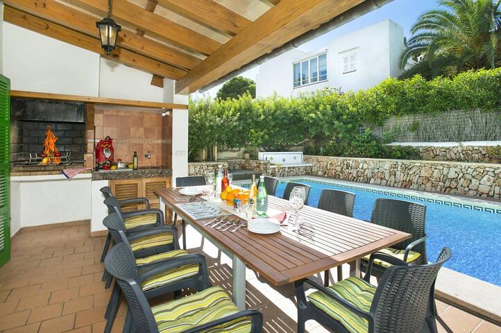 Villa Malen by Villa Plus gallery image 3