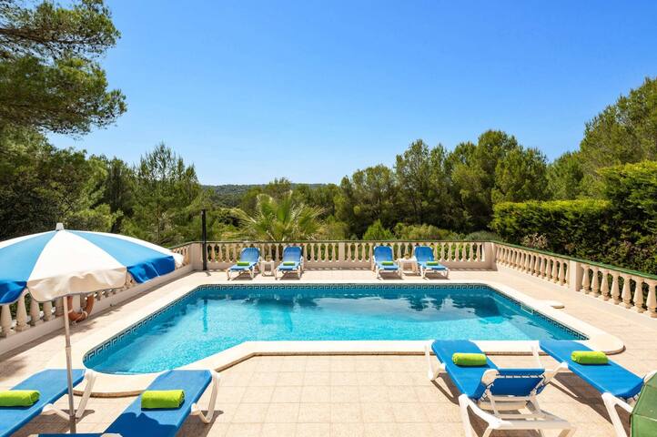 Villa Manuel by Villa Plus gallery image 4