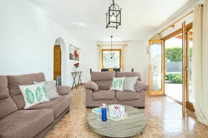 Villa Maria Celia by Villa Plus gallery image 4