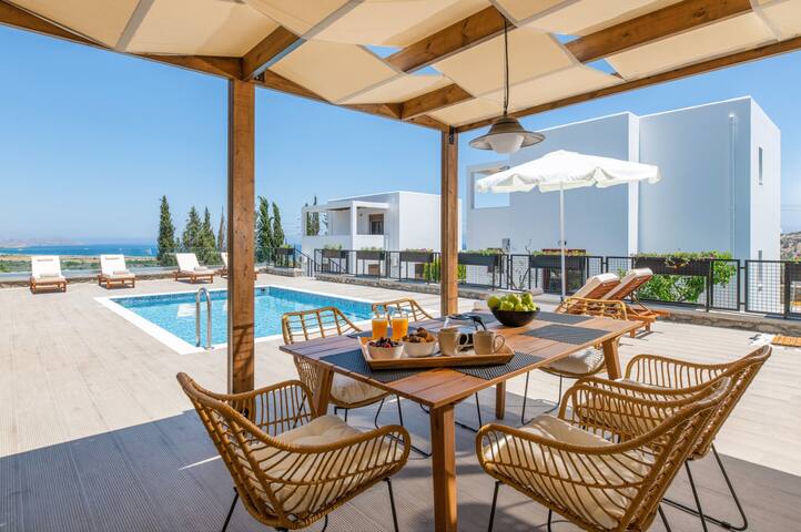 Villa Mariani by Villa Plus gallery image 2