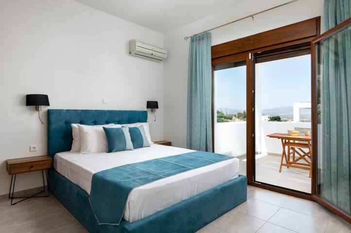 Villa Mariani by Villa Plus gallery image 4