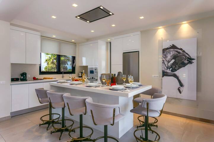 Villa Mariba Blue by Villa Plus gallery image 5