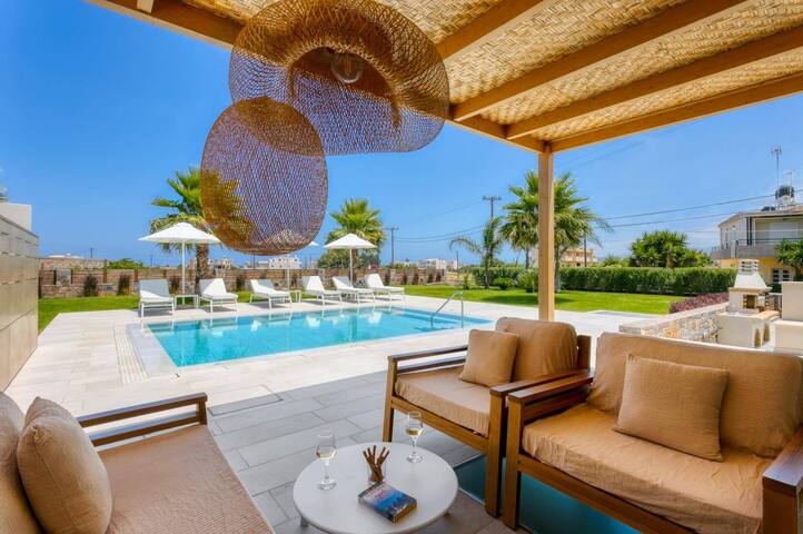 Villa Mariba Blue by Villa Plus gallery image 3