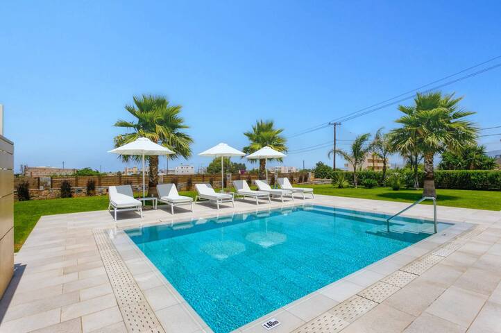 Villa Mariba Blue by Villa Plus gallery image 2