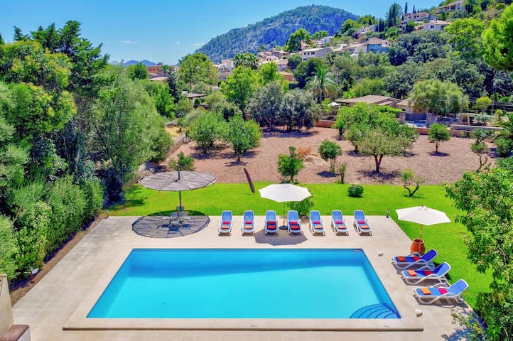 Villa Mas by Villa Plus gallery image 5