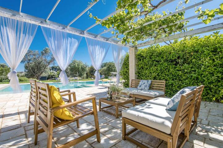 Villa Mincodda by Villa Plus gallery image 2