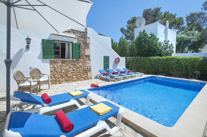 Villa Monica by Villa Plus gallery image 4