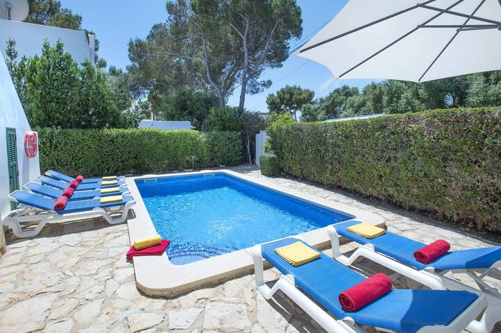 Villa Monica by Villa Plus gallery image 2