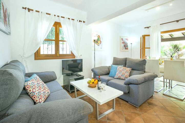 Villa Monica by Villa Plus gallery image 5