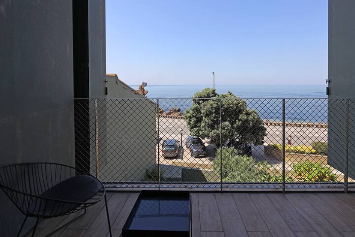 FLH Gilreu Beach Duplex with Sea View II gallery image 4