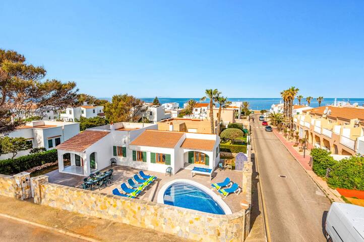 Villa Salord by Villa Plus gallery image 2