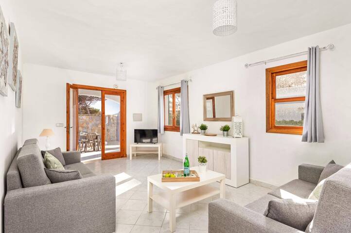 Villa Salord by Villa Plus gallery image 5