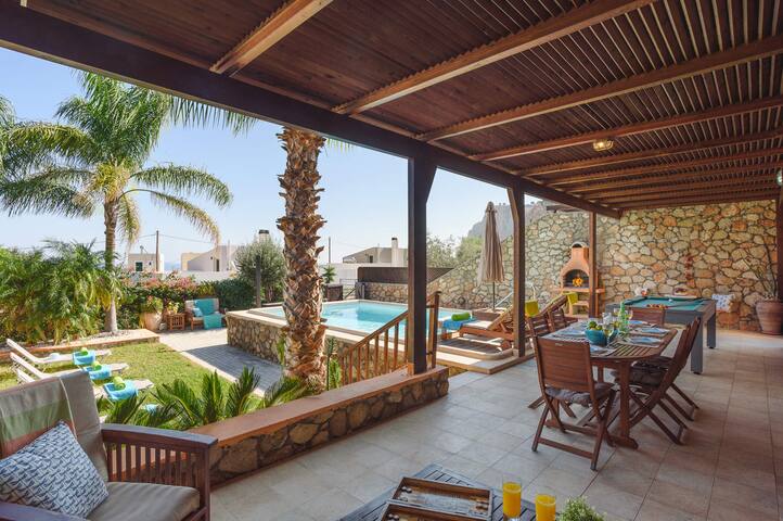 Villa Selini by Villa Plus gallery image 3