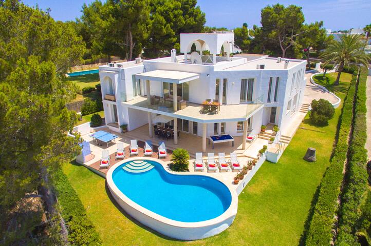 Villa Ses Arcades by Villa Plus gallery image 4