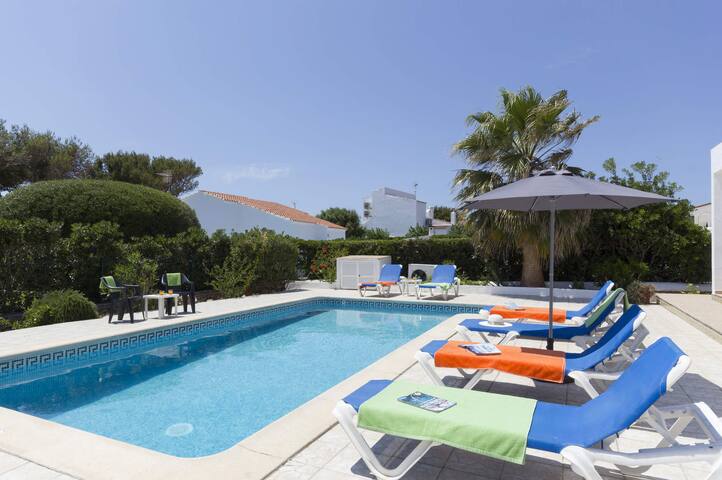 Villa Solana by Villa Plus gallery image 2