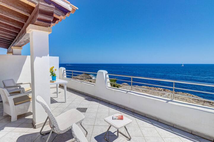 Villa Stella Maris by Villa Plus gallery image 5