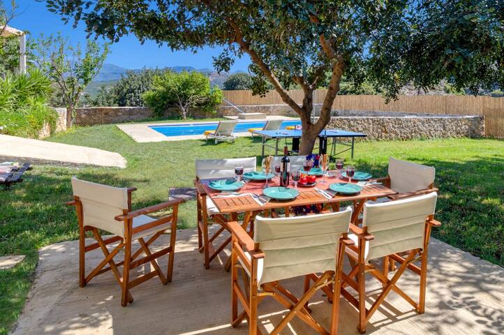 Villa Sunny Hill by Villa Plus gallery image 3